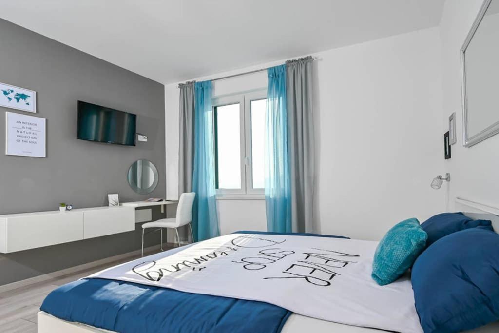 Apartment Noemi With A Direct Beach View Rabac Exterior foto